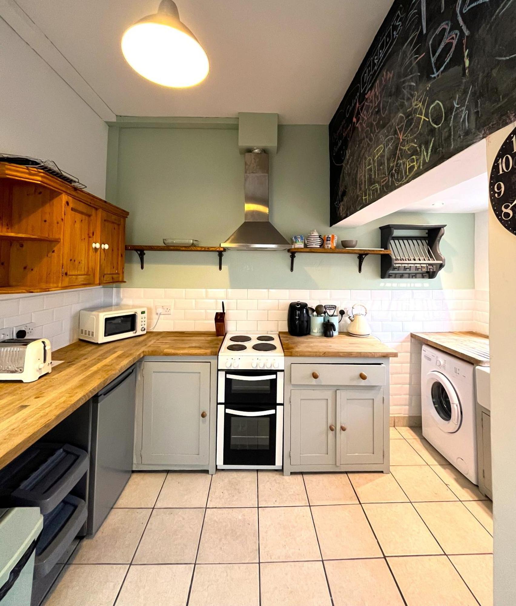 Charming Cottage Retreat With Garden - Sleeps 12 Bristol Exterior photo