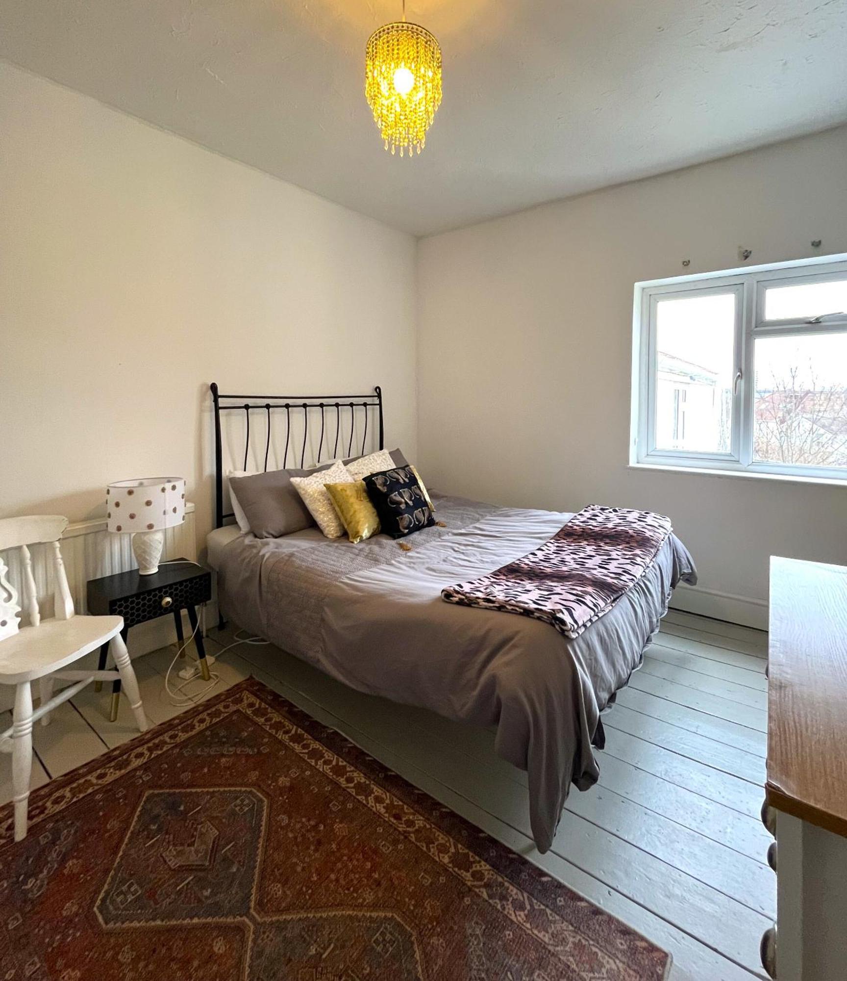 Charming Cottage Retreat With Garden - Sleeps 12 Bristol Exterior photo